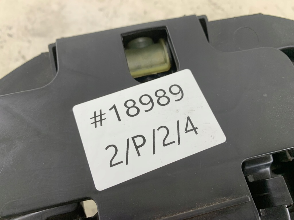 фото №8, Renault scenic ii вкладыш колеса запасного домкрат ушко болт