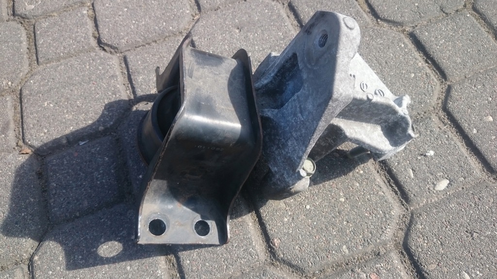 фото №1, Кронштейн кронштейн двигуна renault nissan juke 1.5 dci