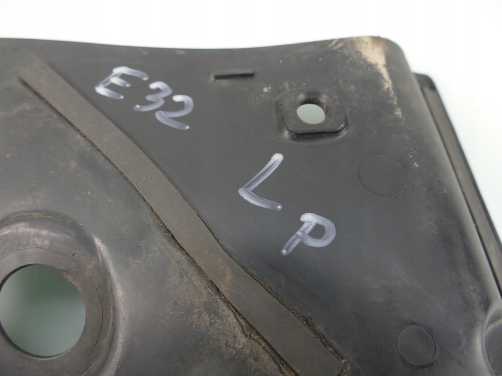 Bmw 7 e32 3.5 жабо ліва впуск повітря Київ