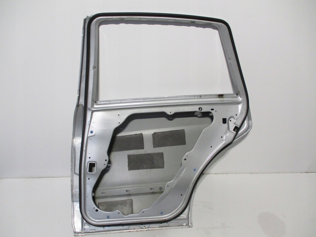 Дверь правое задние mercedes r klasa a251 с Разборки
