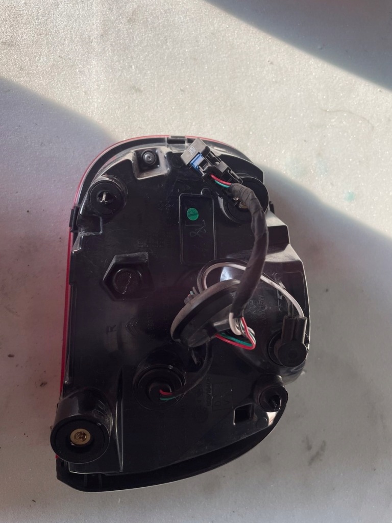 фото №8, Citroen c5 aircross лампа задняя w крышка левая 9816932880 правая 9816931980