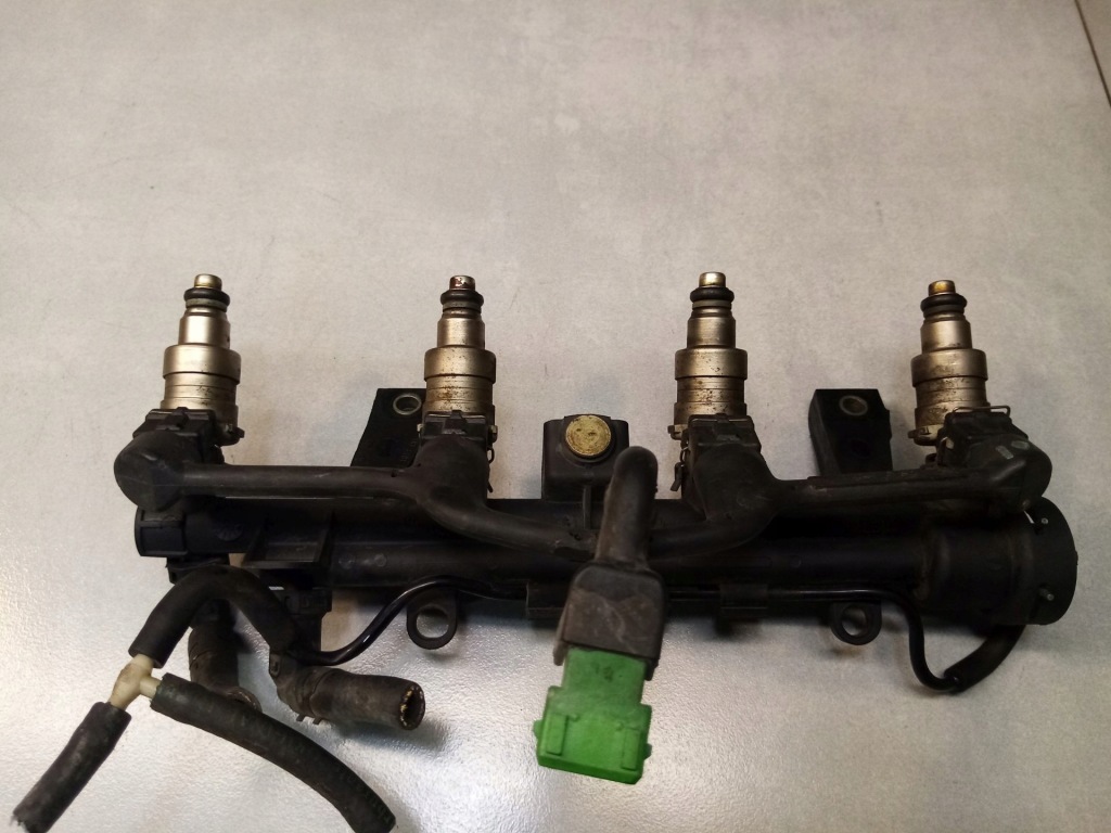 фото №1, Молдинг впрыскная xsara 1.4 9623488380