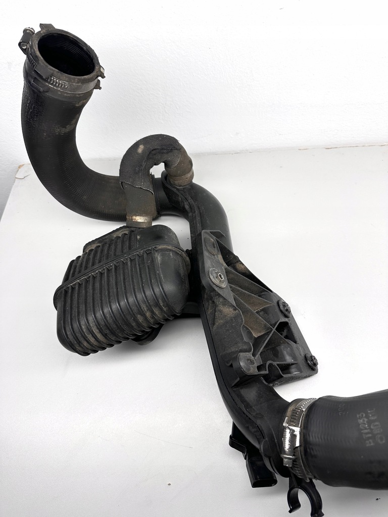 фото №4, Audi a4 b8 a5 8t q5 2.0 tdi труба шланг воздухозаборник интеркулер 8k0145673ad