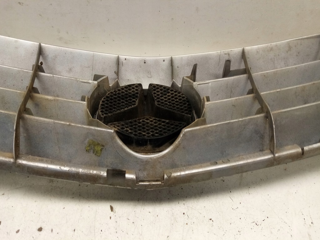 Решітка  решітка радіатора комплектна перед a1698800183 w245 mercedes b klasa Недорого