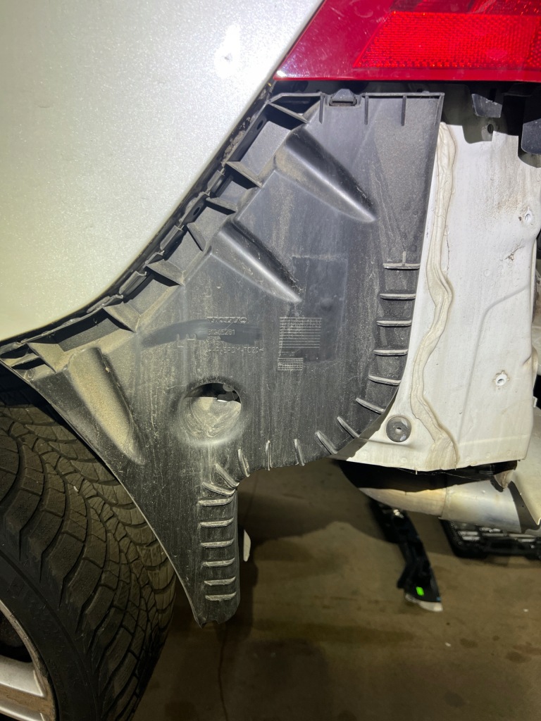 фото №1, Volvo v60 i lift направляющая бампера левый задняя 31265281