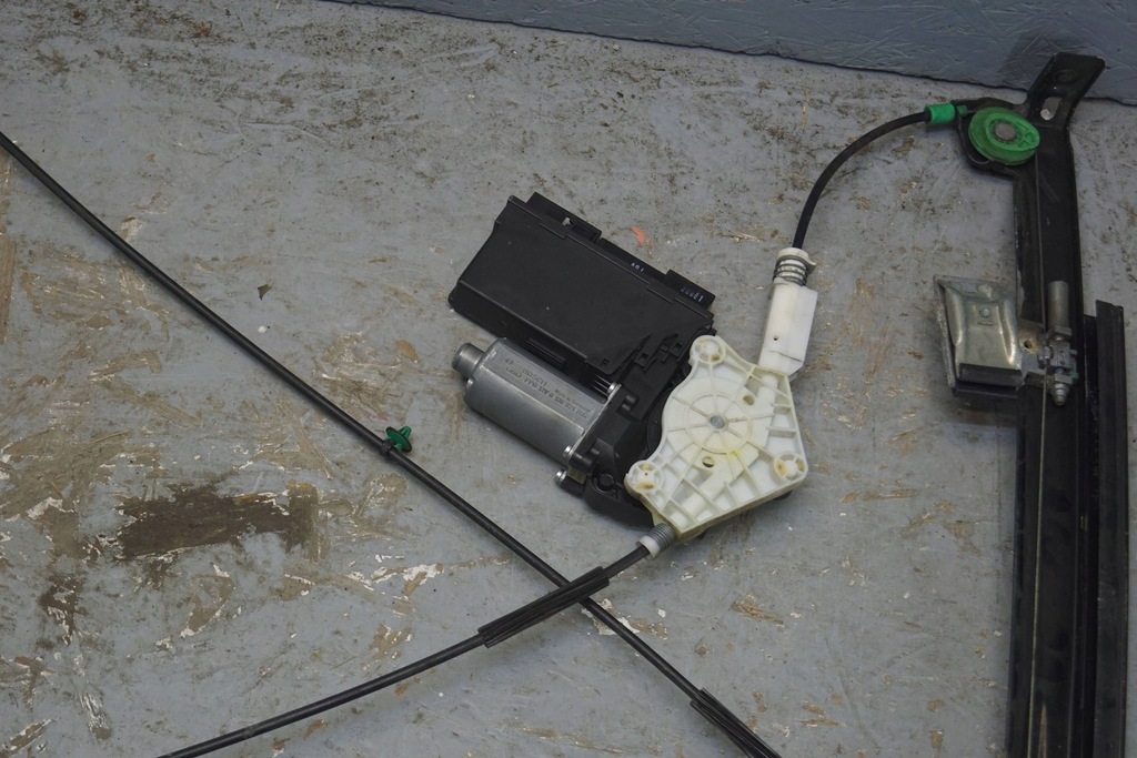 фото №11, Audi a4 b7 cabrio подъемник стекло левый 8h0837461a mh84