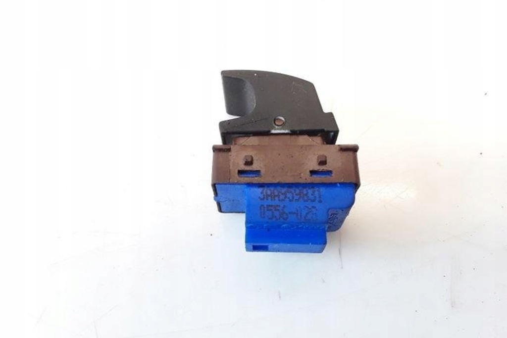 фото №7, Кнопка открывания крышки багажника vw passat b7 362 3aa959831 2.0l