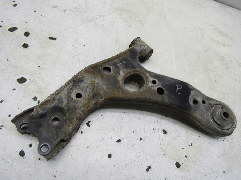 фото №1, Рычаг правый перед передний 1.4 d4d toyota auris ii