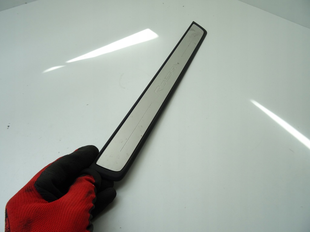 фото №2, Volvo xc40 молдинг поріг r design 31484196