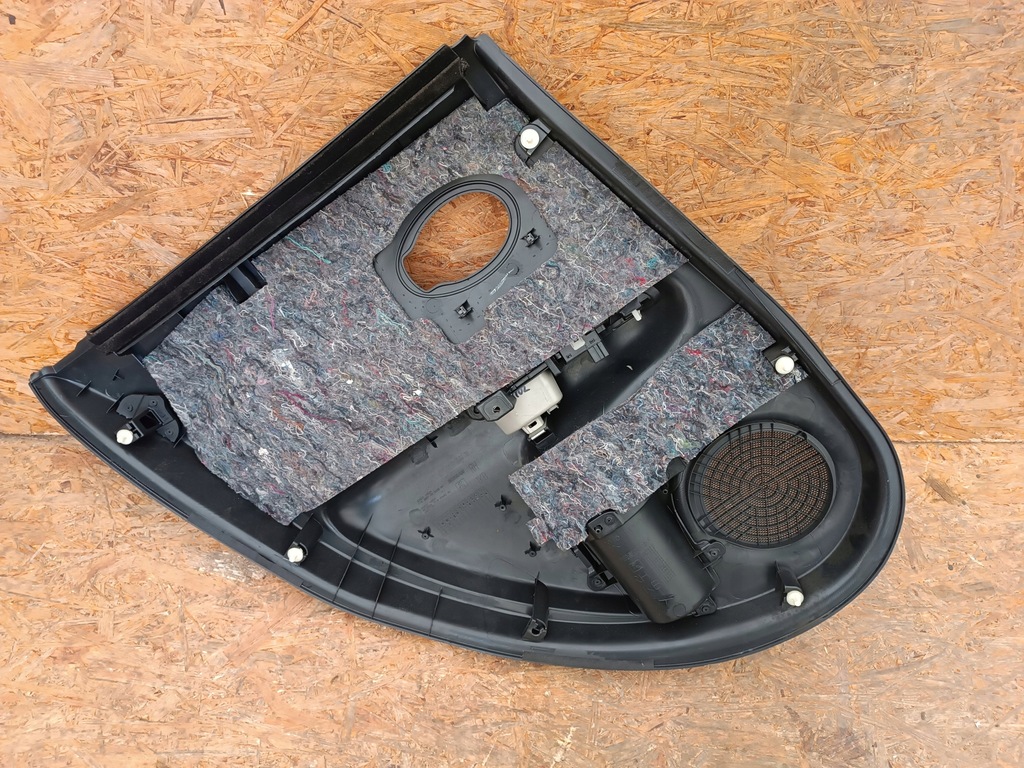 фото №13, Nissan juke f15 i 829001kb0a обшивка правий задня 829221kb0a