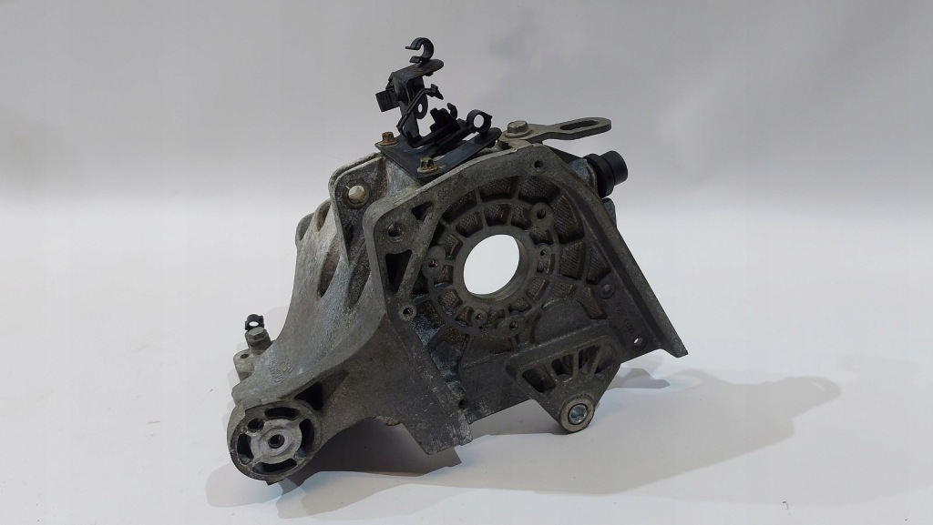 Купить Кронштейн насоса впрыска opel zafira b 1.9ctdi 55187918