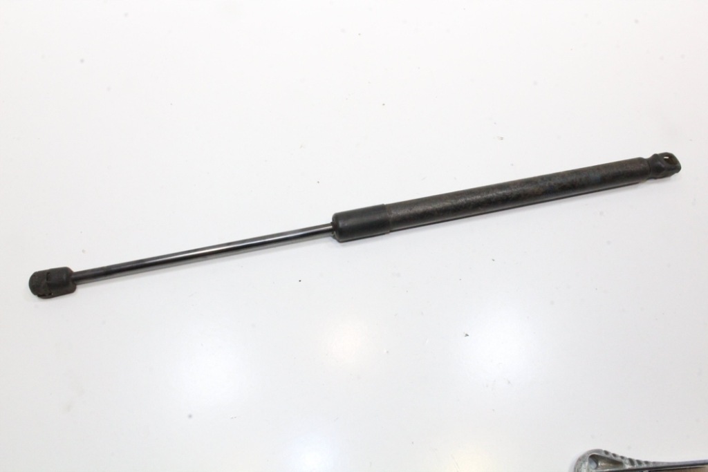 фото №1, Правий привід кришки багажника audi a6 allroad 4fh, c6 4f9827552b 2.7l