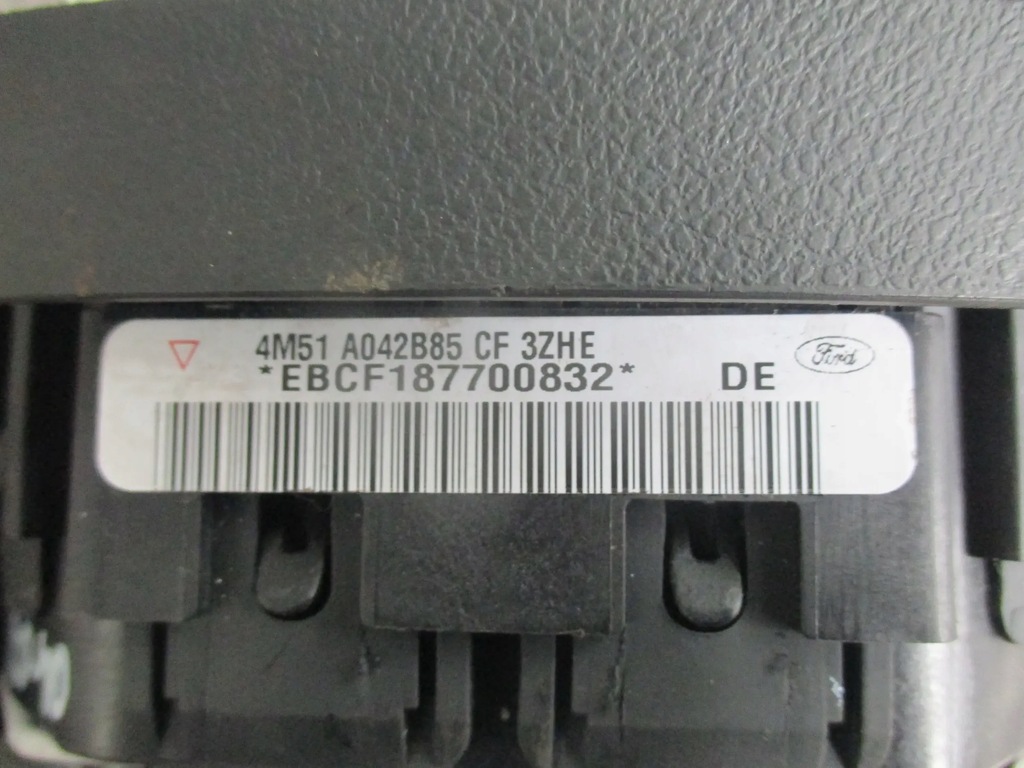 фото №8, Ford focus 2006 панели приборная, консоль