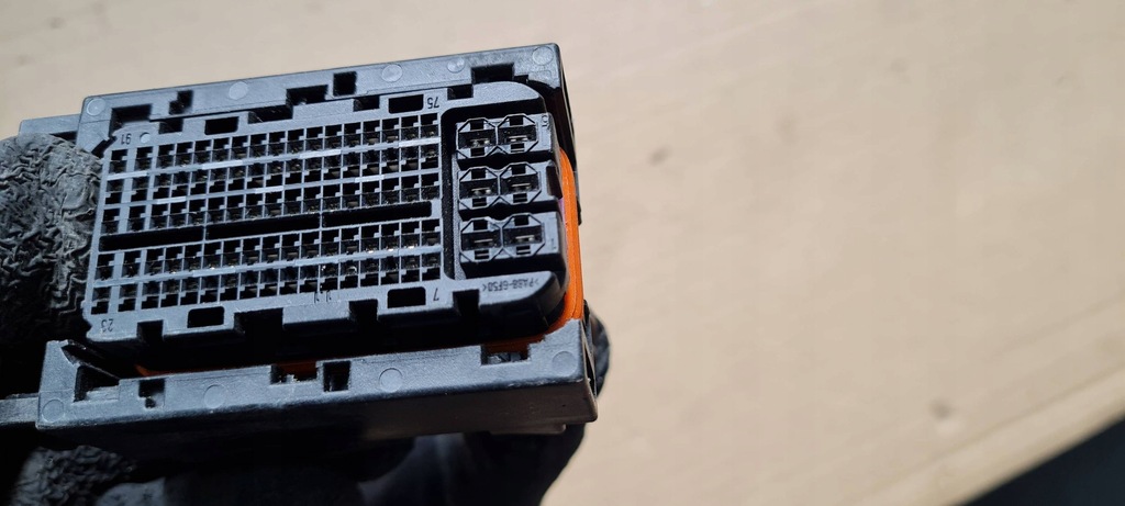 фото №9, A4 b9 8w штекер колодка компьютер 4h0906971ab a5 8w q5