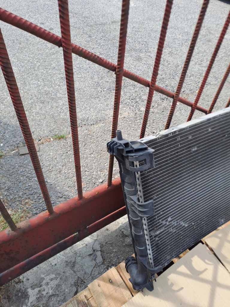 Радіатор води opel meriva b 1.4 13283247 Доставка