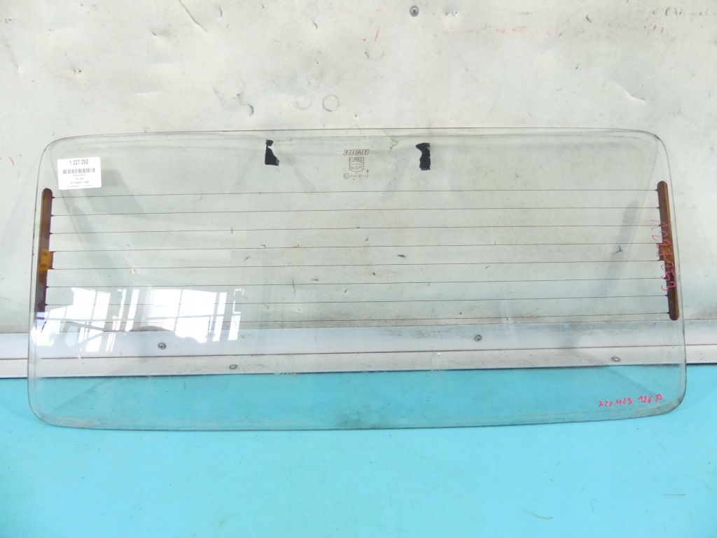 Купити Скло задня кришки багажника задній fiat 126p hb