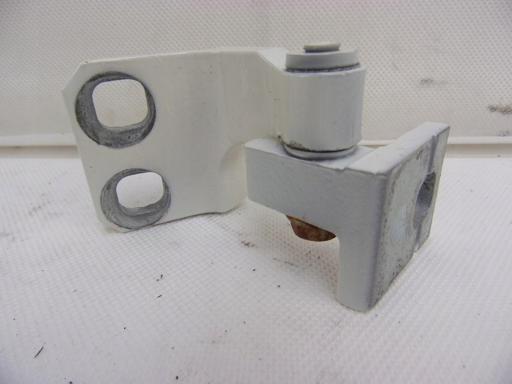 фото №1, Maserati ghibli 14- петля дверь правый задняя dół