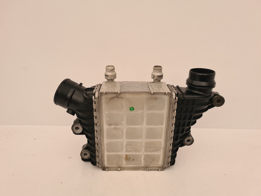 Купити Радіатор інтеркулер jaguar e-pace gj32-9l440-ad