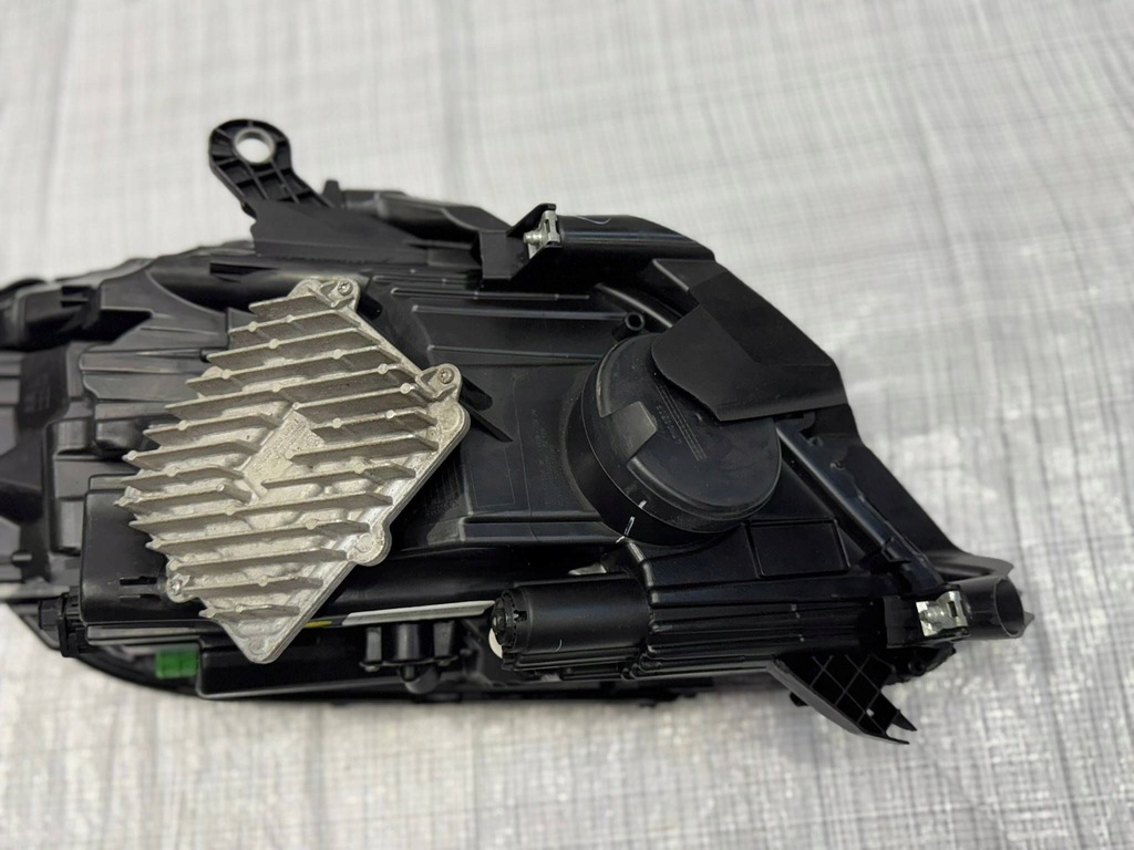 фото №7, Maserati granturismo m189 лампа передняя правая