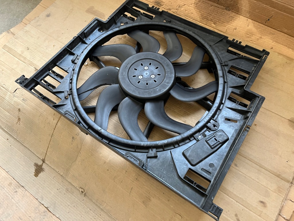 Bmw 3 g20 g21 2.0d 2021r вентилятор радіатора води оригінал європа Зі Шроту