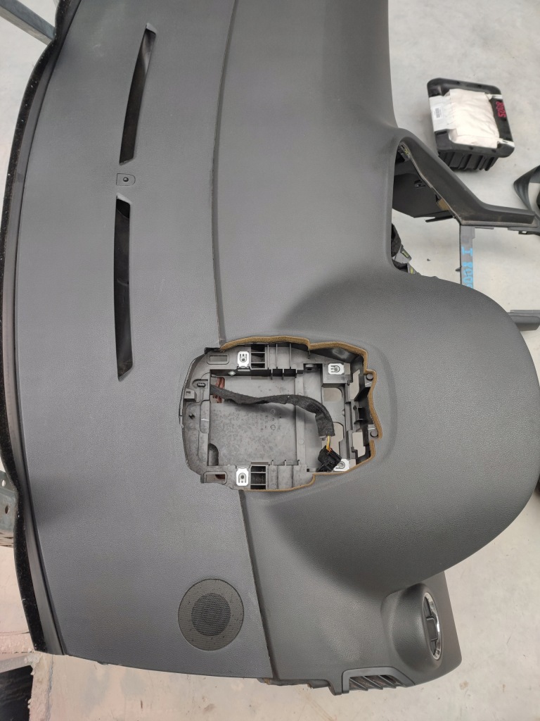 фото №10, Панель приладів консоль подушка безпеки ремені натягувачі peugeot 5008 i проекційний дисплей head up