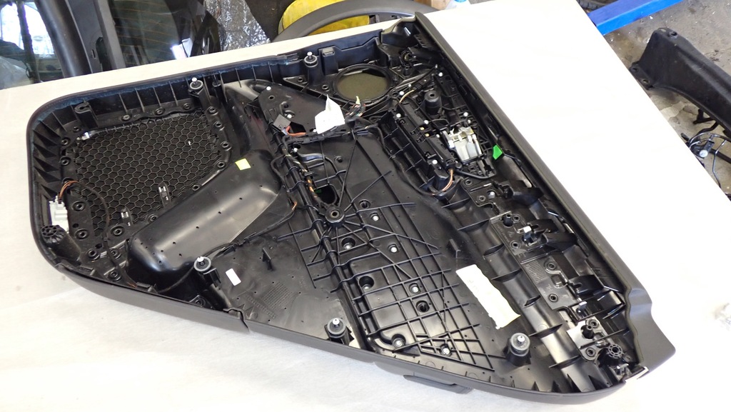 фото №12, Porsche cayenne обивка обшивка левый tył7p5867211