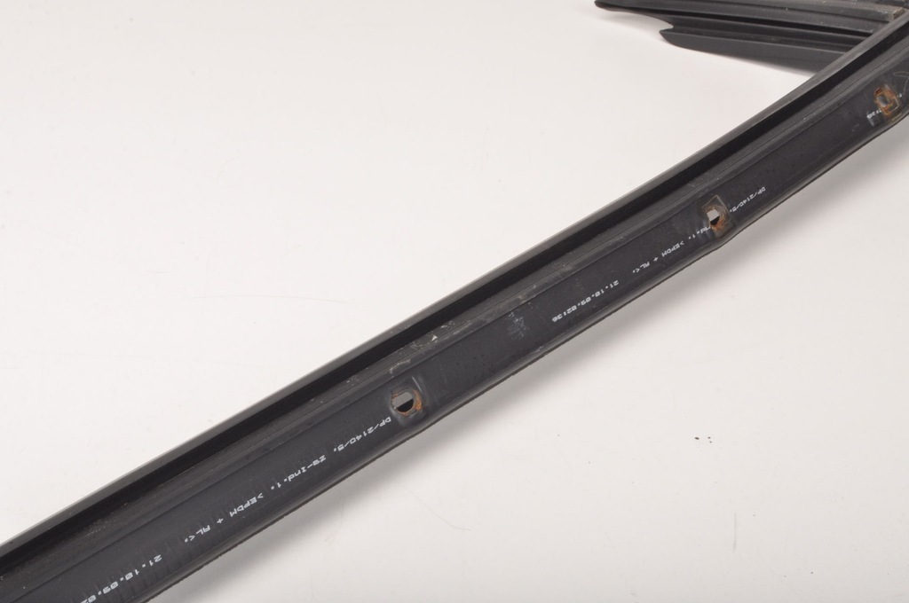 фото №10, California f149 молдинг стекло передняя правая