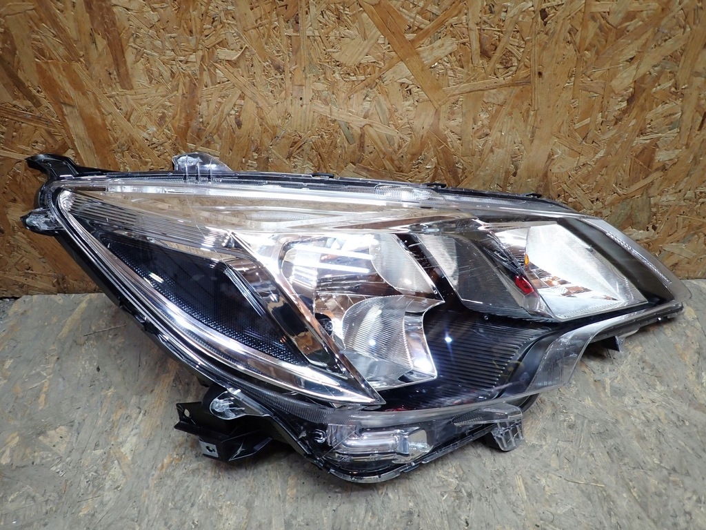 фото №1, Лампа правая фара правый mitsubishi space star 2 ii lift 2019- 8301d446