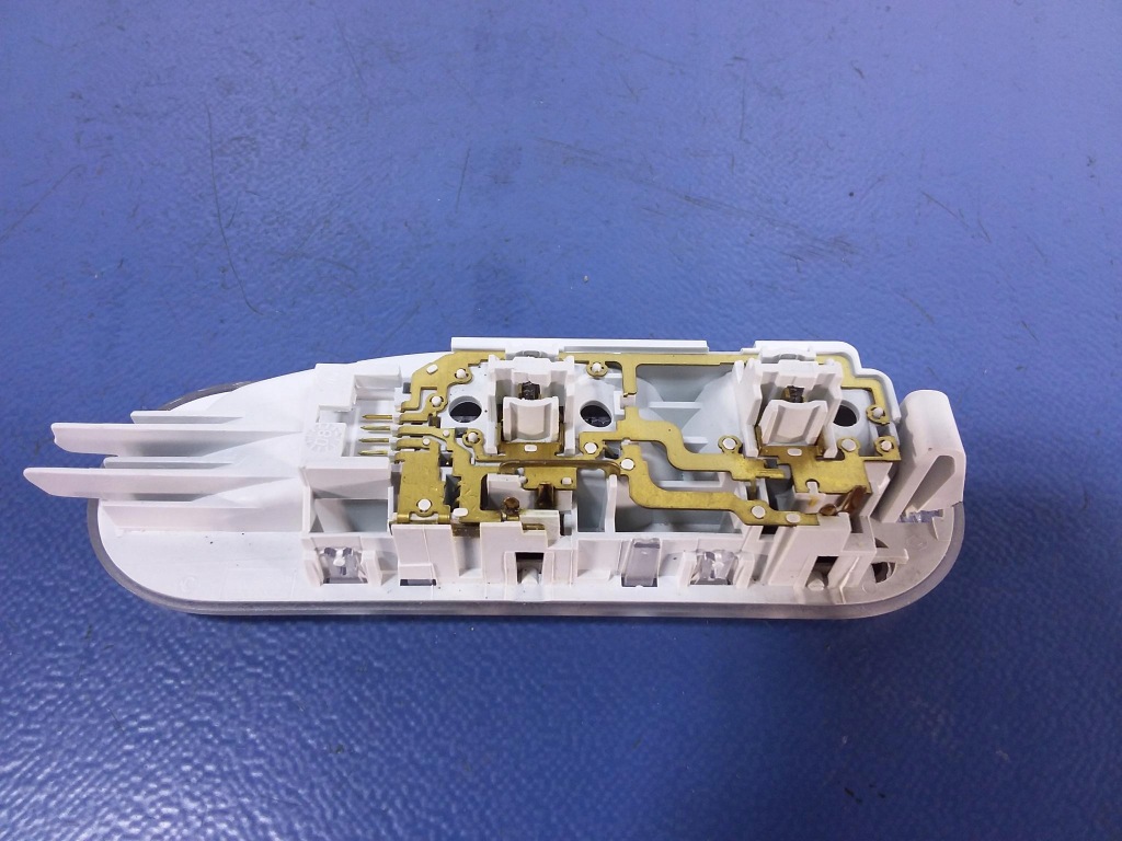 фото №4, Renault clio iii фонари внутреннее 8200073231