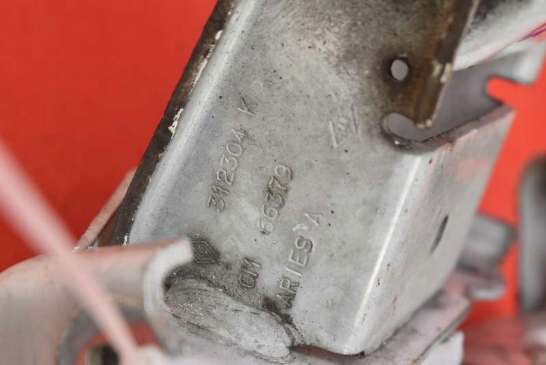 фото №7, Петля петлі правого створки opel vivaro a 1 i 02-06