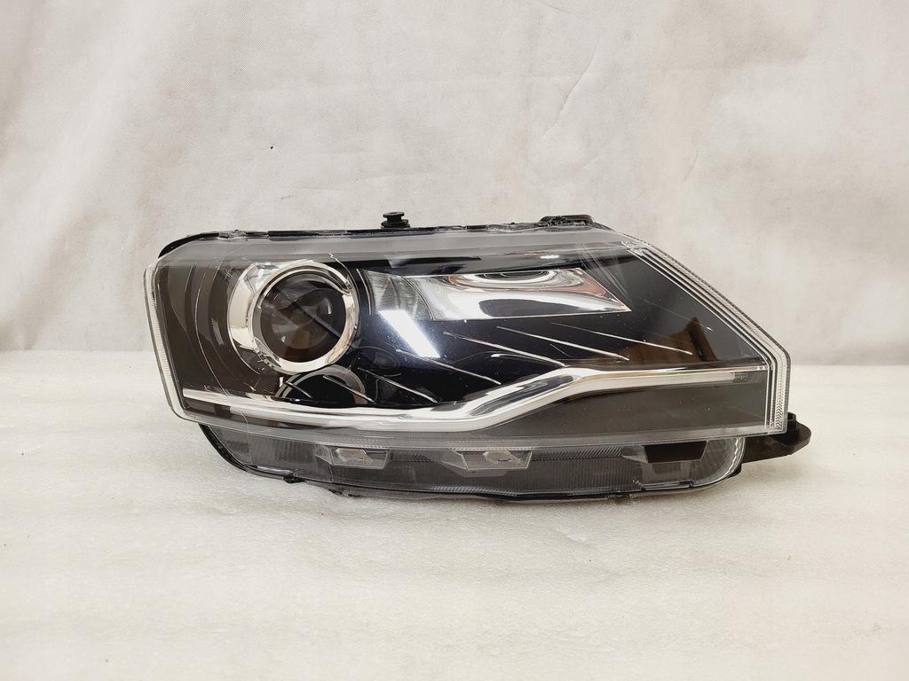 фото №1, Skoda rapid lift bi-xenon комплектна 5jb941016c