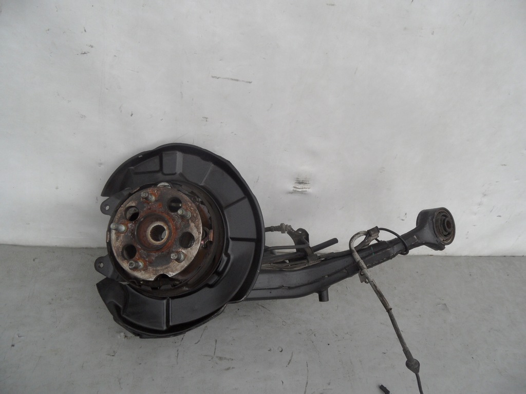 фото №1, Поворотный кулак рычаг ступица правый задняя toyota rav4 ii