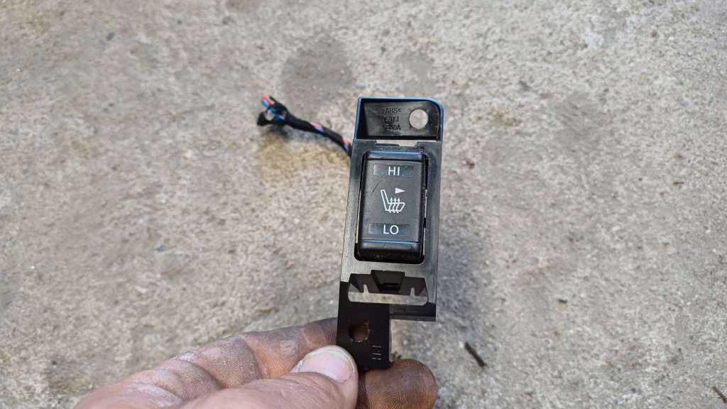 фото №1, Nissan qashqai j11 переключатель подогрев сиденье