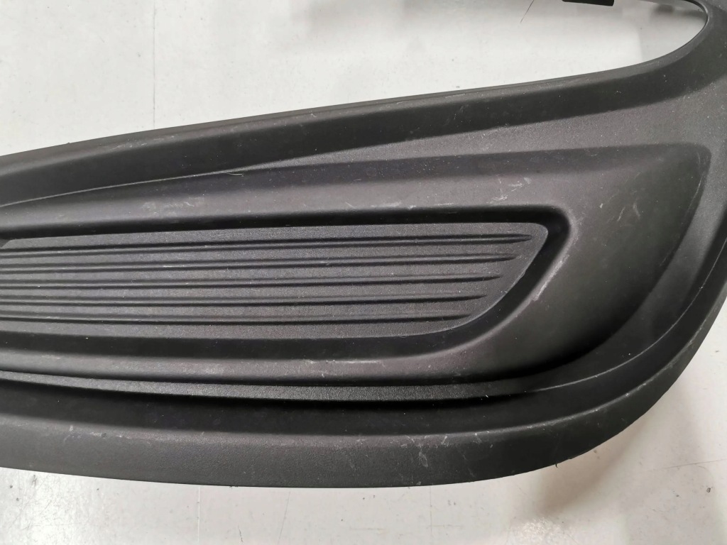 Решётка бампера передний opel mokka x рестайлинг  правая 1 левая 803. Киев