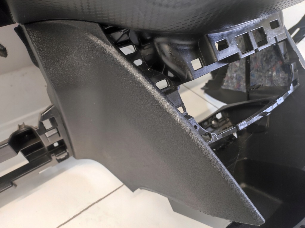 фото №11, Приборная панель консоль подушки безопасности ремни orginał peugeot 2008 i 1 lift