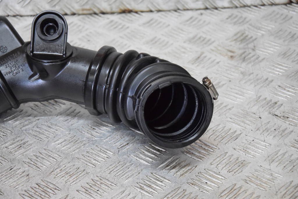 фото №5, Jeep grand cherokee wk2 труба воздухозаборник 13r.