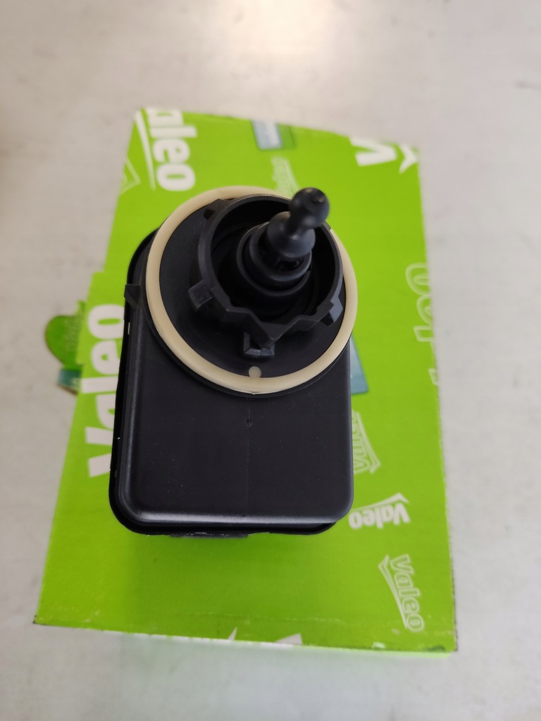 фото №2, Valeo коректор фара citroen sax