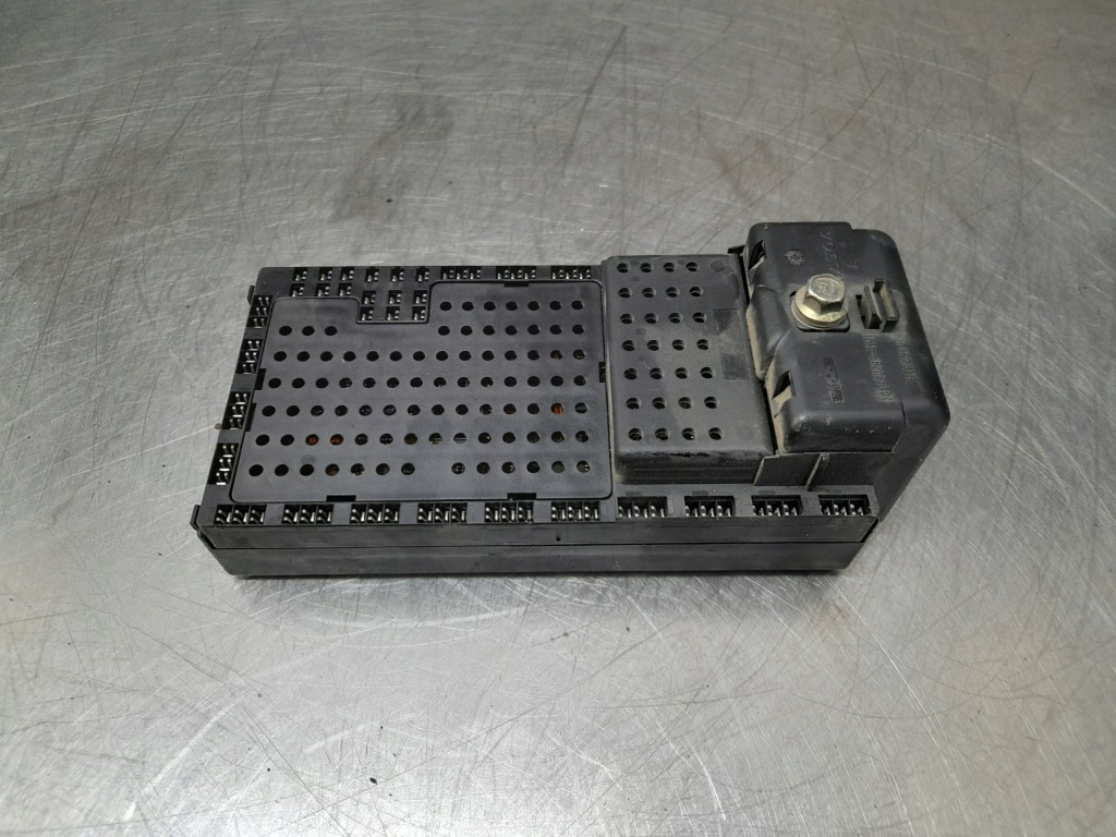 Купить Volvo s60 коробка предохранителей 9162316