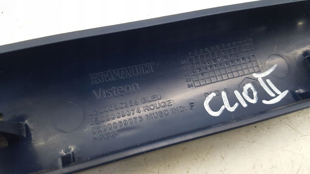 фото №4, Молдинг панели 8200086384 renault clio 2 ii
