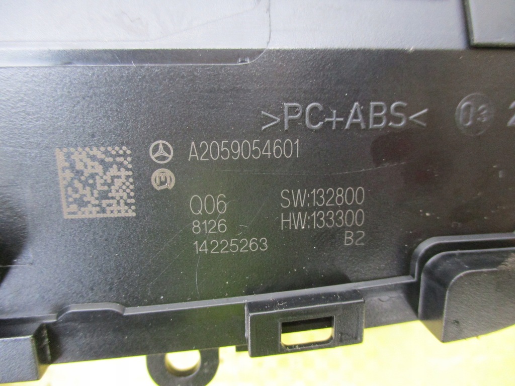 фото №4, Mercedes w205 панель кнопки радио a2059054601