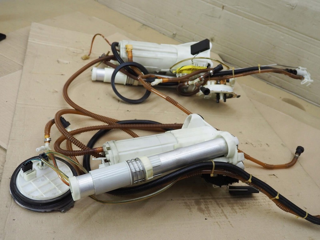 фото №7, Насос топлива audi a8 d3 w12 6.0 bht комплектная