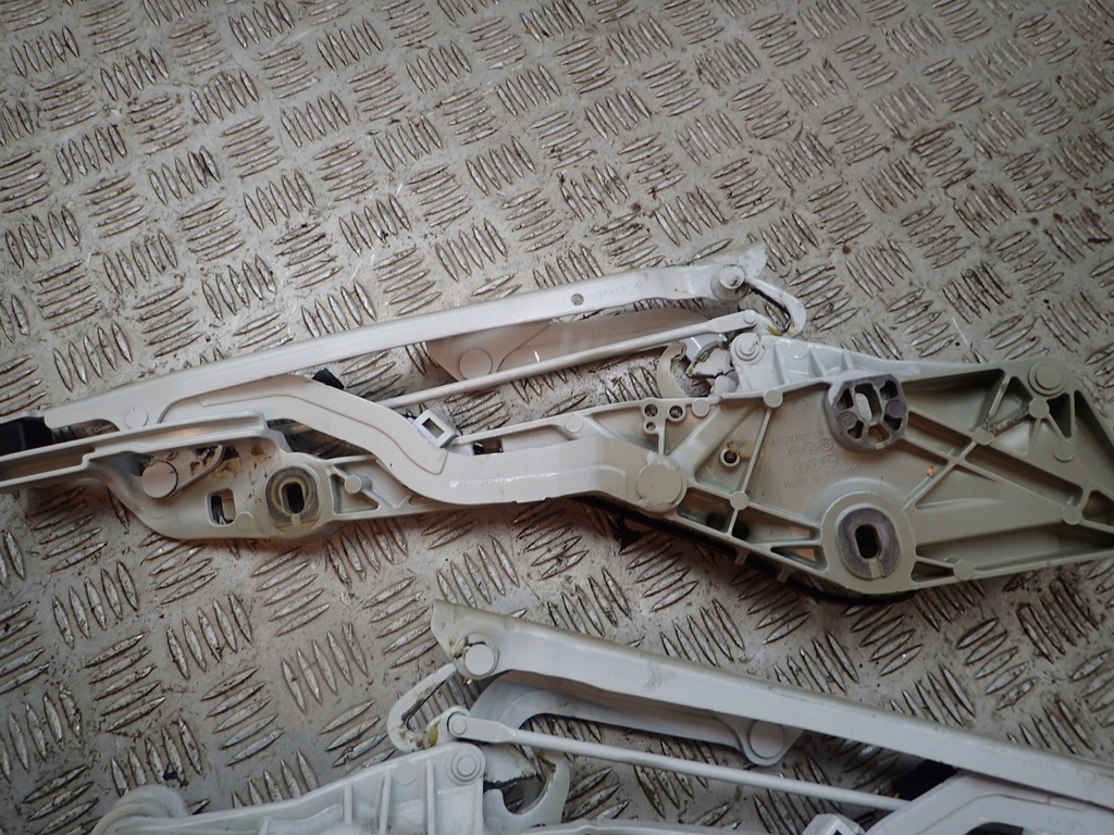 фото №4, Porsche 991 911 петля кришки задній 99156168002