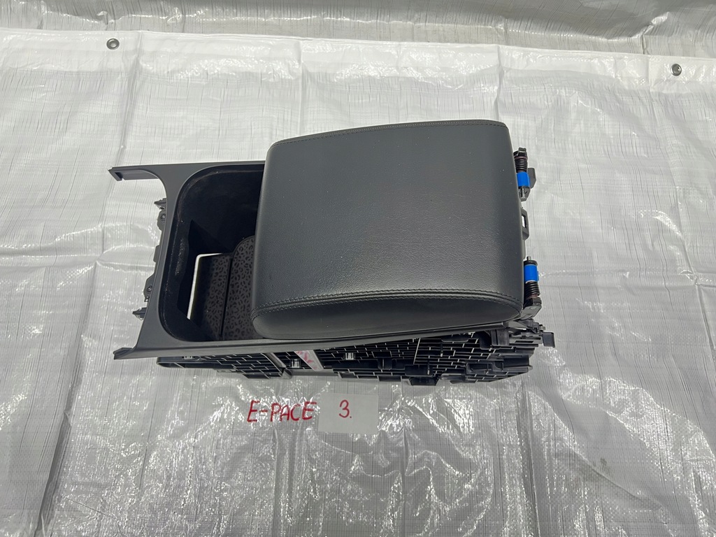 фото №1, Jaguar e-pace подлокотник