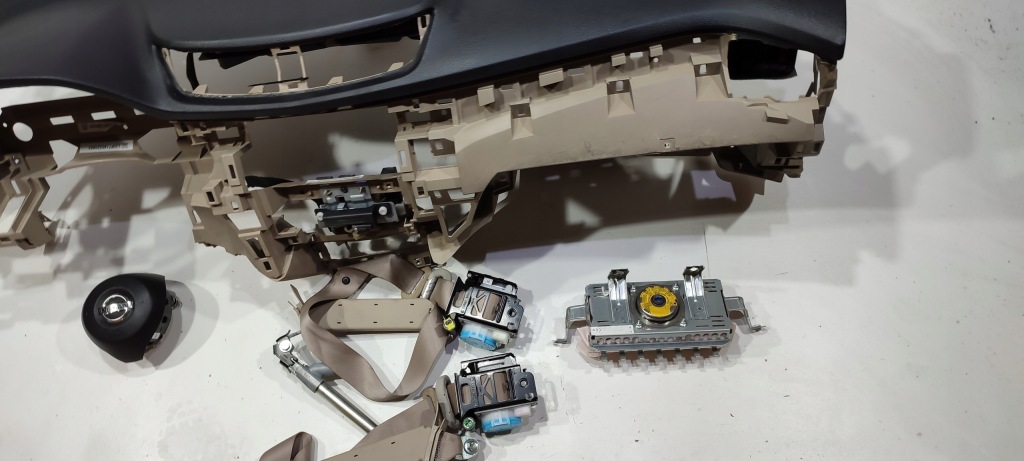 фото №8, Nissan x-trail t32 lift приборная панель панель  подушка безопасности подушки безопасности ремни oryg демонтаж