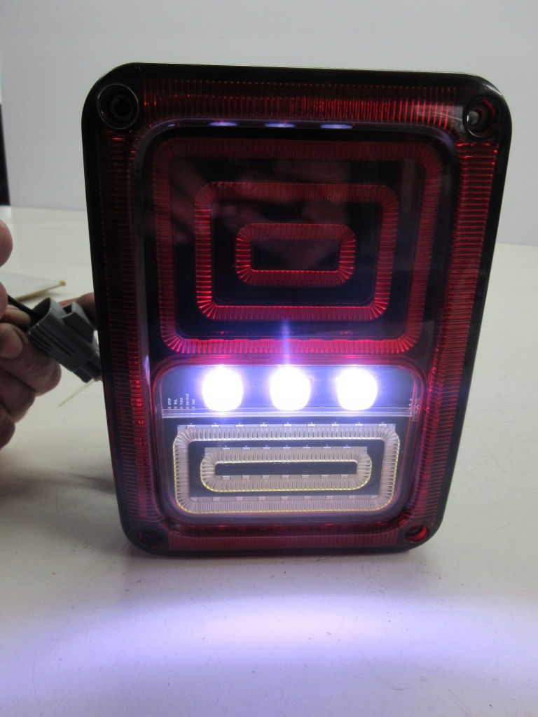 Фонари задние led jeep wrangler 2007+ - txj 111 Недорого