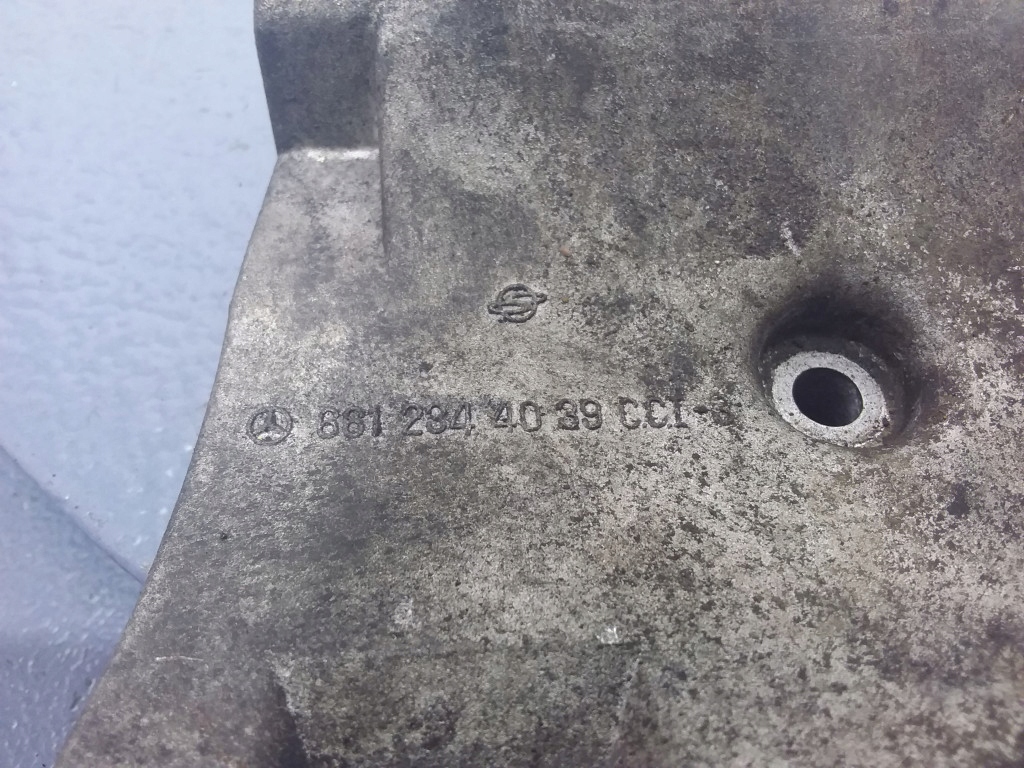 Daewoo korando 2.9 td основание кронштейн компрессора кондиционера 6612344039 в Украине