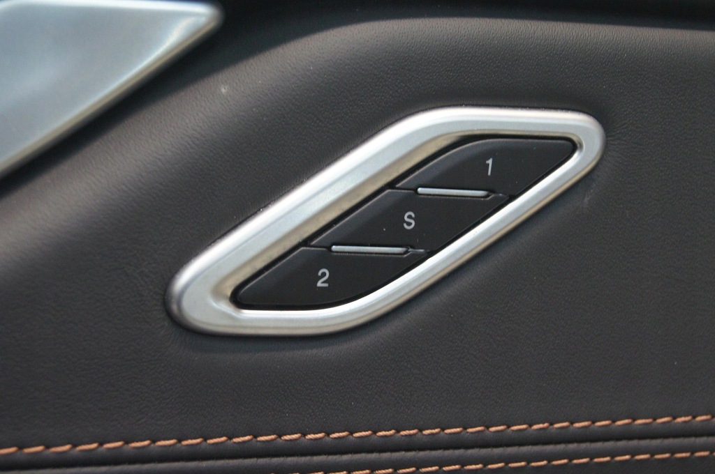 фото №8, Maserati levante обшивка обивка дверь левый перед