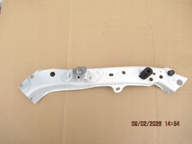 фото №1, Кронштейн панель фары лампы левый toyota auris ii 2 12-