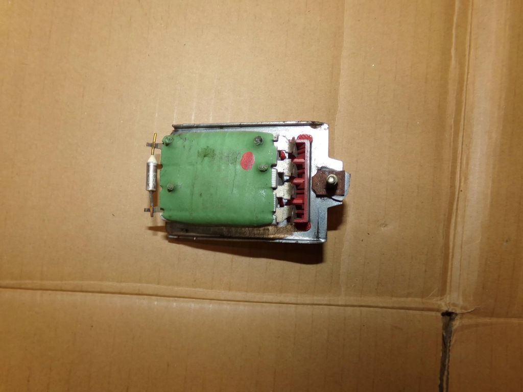 фото №1, Резистор резистор вентилятор passat b5 lift