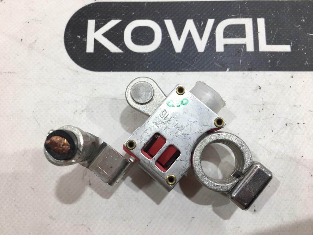 фото №1, Infiniti q30 патрон клемма плюсовая аккумулятор оригинал nowa